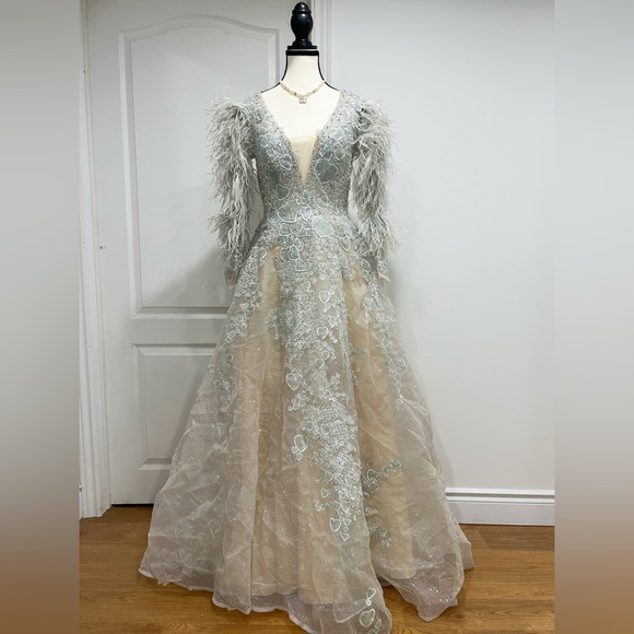 Size 10(XL) real fur long sleeves/ customized handbeand / gray / luxury dress - Picture 1 of 14